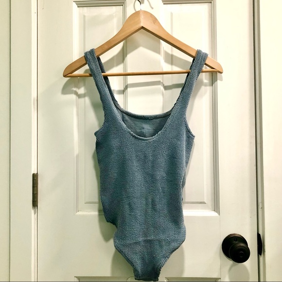 Aplomb One-Piece, Plume - Picture 3 of 5